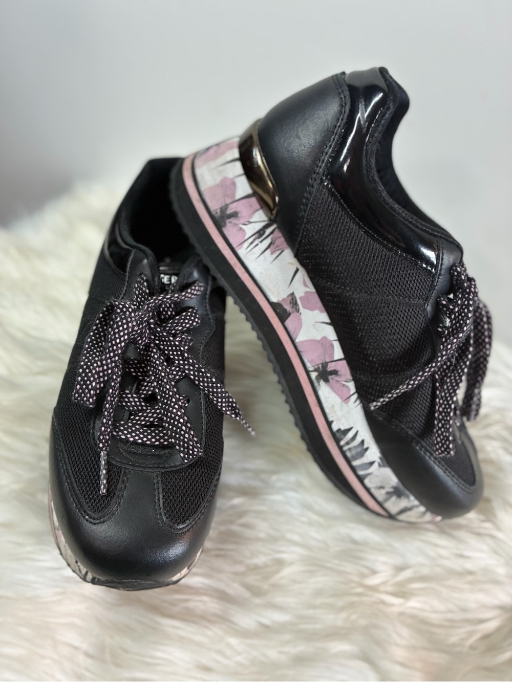 Skechers Black Sneakers with Pink Accent